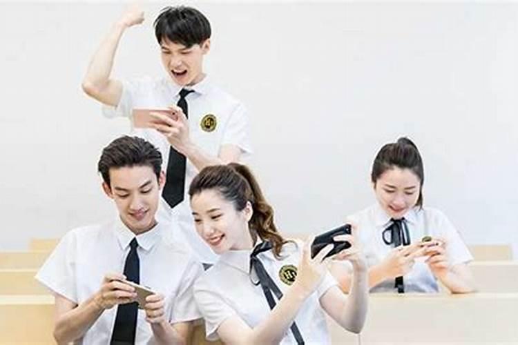 梦见不联系的异性同学什么意思