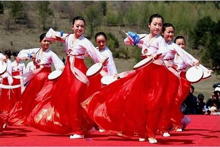 朝鲜族过中秋是特别隆重的,都有哪些习俗？