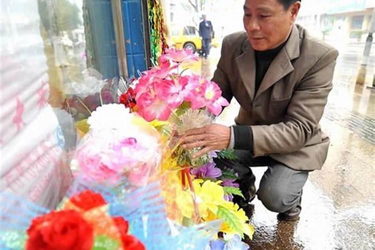 中秋节是农历几月几日？
