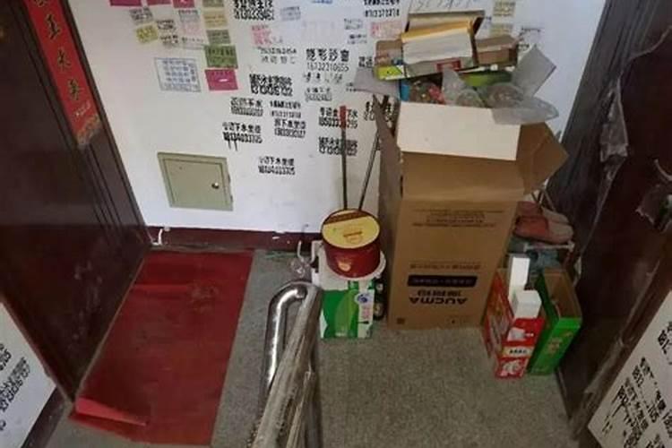 楼道中邻居老是堆垃圾有什么解决办法