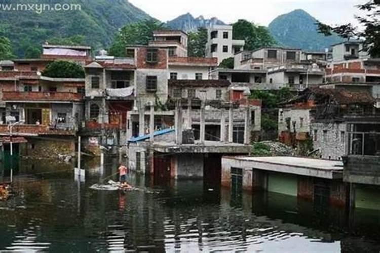 梦见发大水冲倒房屋的预兆
