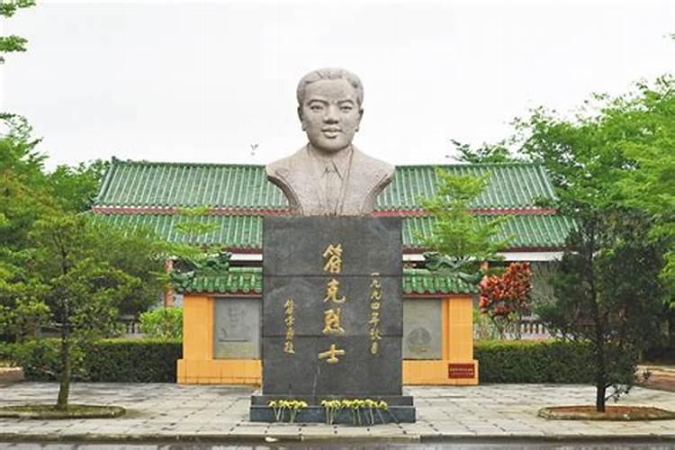 住在小区附近有烈士陵园好不好？