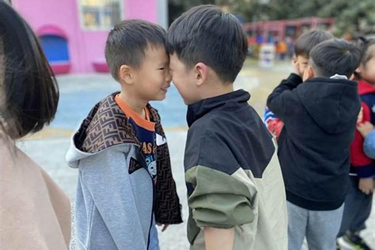 梦见自己的亲哥哥是什么意思？