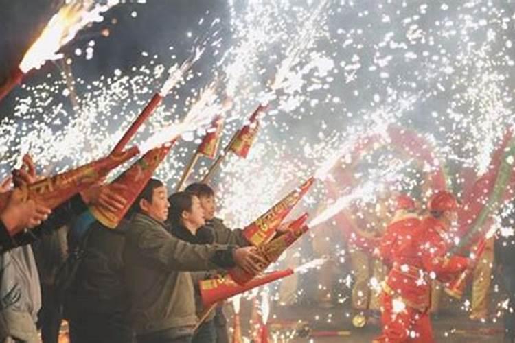 春节几点放鞭炮好？