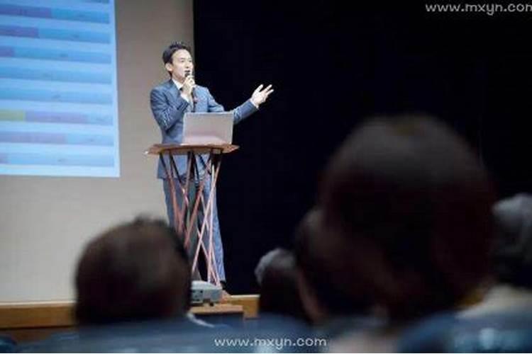 梦见自己演讲是什么意思 做梦梦到自己演说好不好