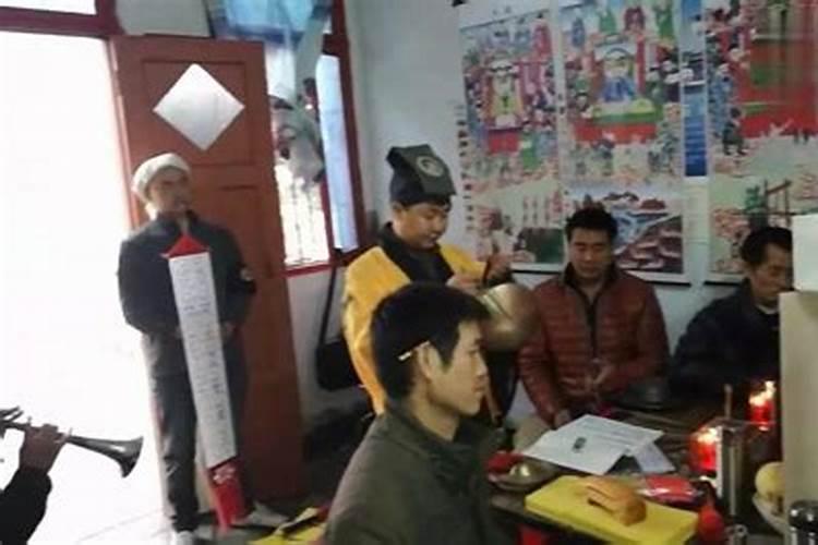 警方通报卖菜老人被泼机油:违法行为人已被行拘,他将会面临什么处罚...