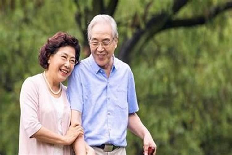 梦见拿出坟地里的宝贝