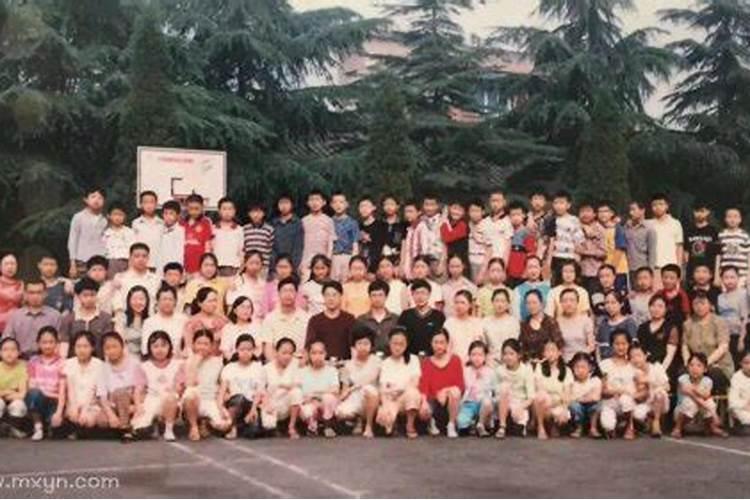 女人梦见多年不见的异性同学