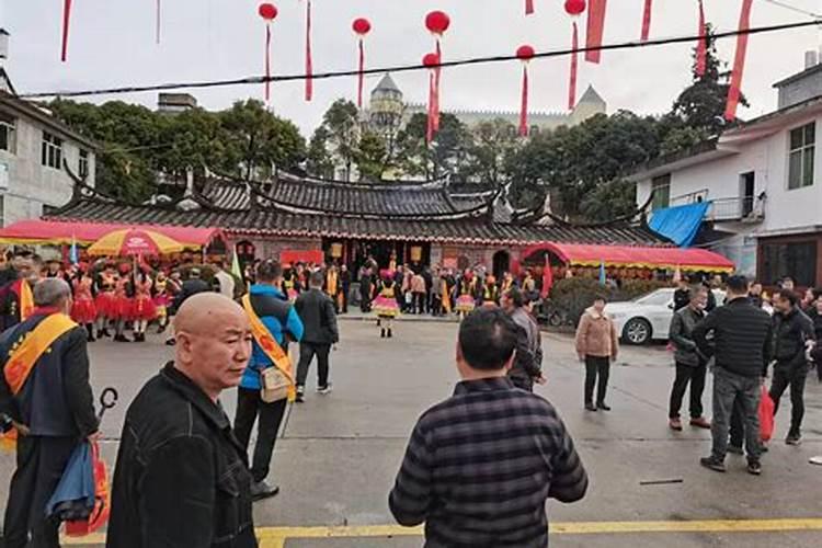 梦见马桶堵了又通开了