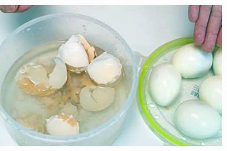 抽黑三滚鸡蛋抓小鸟是什么意思