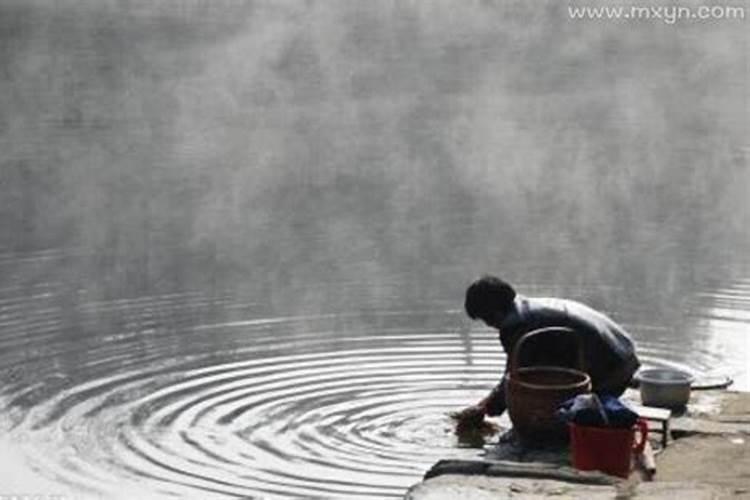 做梦洗衣服是啥意思