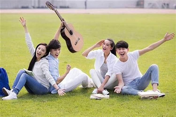 梦见和同学在一起是什么意思