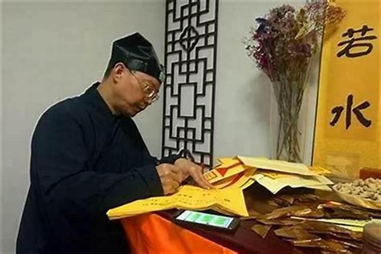 回背的意思是什么
