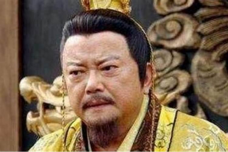 把一个人的生辰八字放在脚下踩是什么意思？用黑笔写的 我的朋友被...