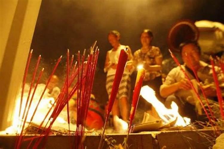 中元节可以在寺庙烧给去世的长辈的纸钱吗？