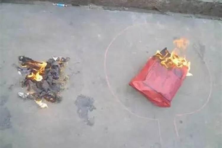 民间习俗小年前为什么要烧纸小年烧纸的注意事项有哪些