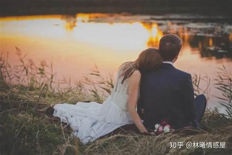 梦见自己老婆和别的男人在一块的预兆