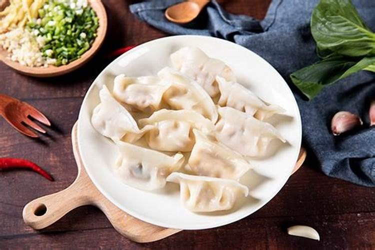 .又到新一年的传统节日了.冬至为什么要吃饺子