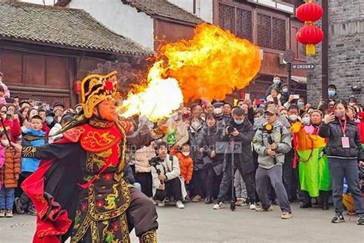 中元节为什么要放河灯