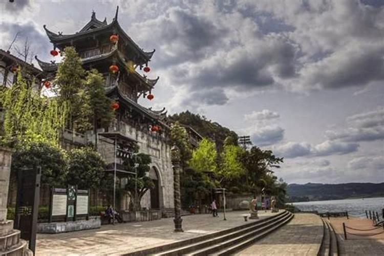 只是高中的时候学了点地理,我想学学一些人必须要知道的地理常识,想要视 ...