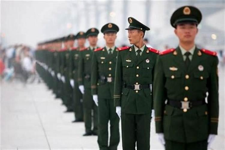 梦见当兵穿军装的预兆