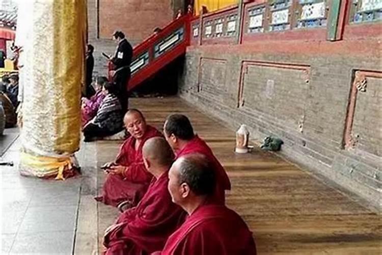 梦见手被蛇咬了是什么意思？