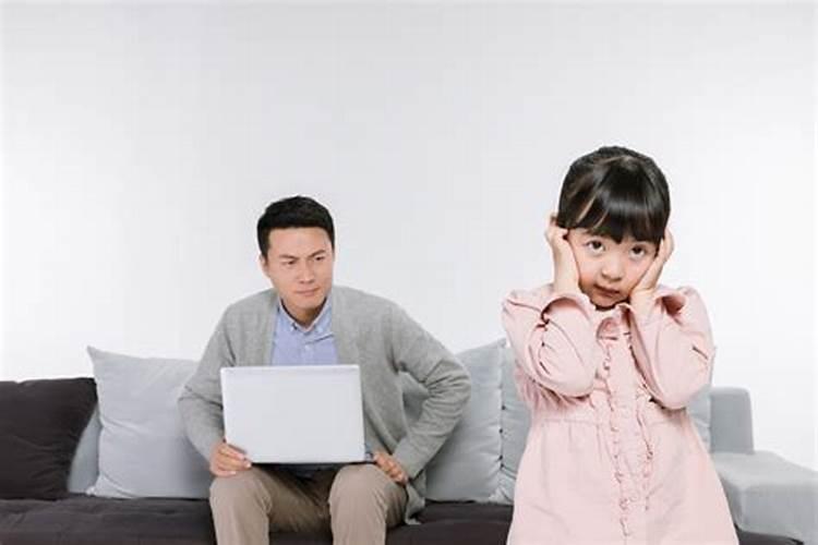 梦见吃饭吵架的预兆