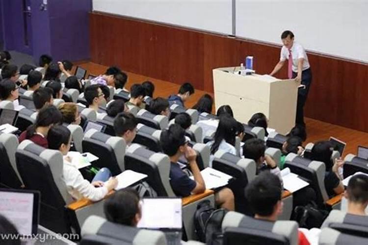 梦见又回到小时候上学考试的预兆