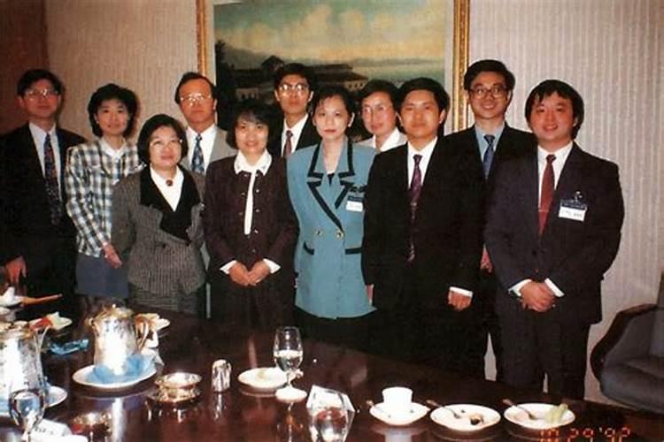 【合八字】 男:国历:1992年6月25日,凌晨34时 女:国历:1992年8月3...