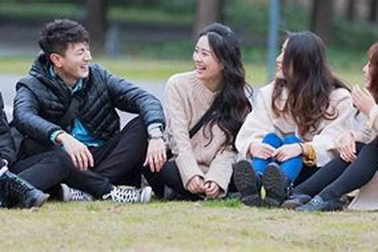 梦见不联系的异性同学什么意思