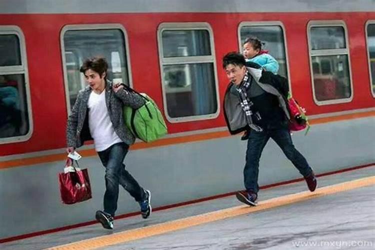 梦见别人洗澡预示什么 梦见别人洗澡好不好呢