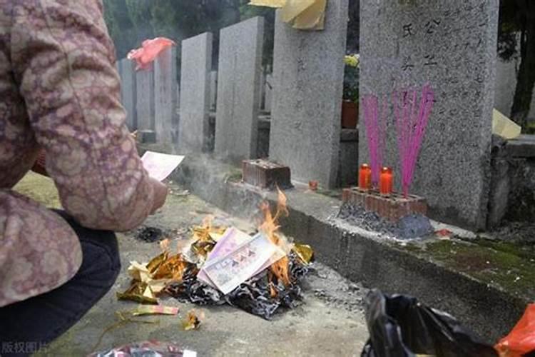 八月十五不上坟好吗