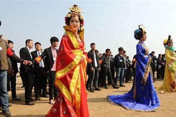 除夕出生的女孩命硬吗除夕生的女孩什么说头？