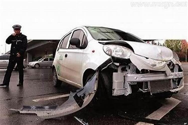 梦见死去的爷爷发生车祸死了临死还说了话