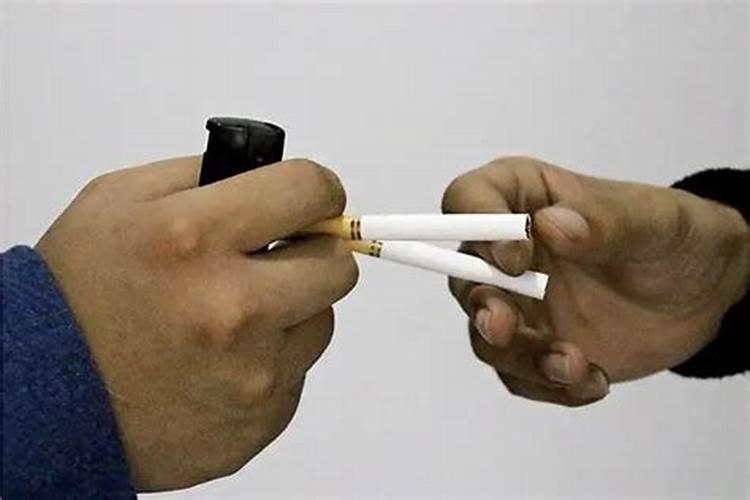 哀牢山救援人员点三根烟慰亡灵,你如何看待这件事？