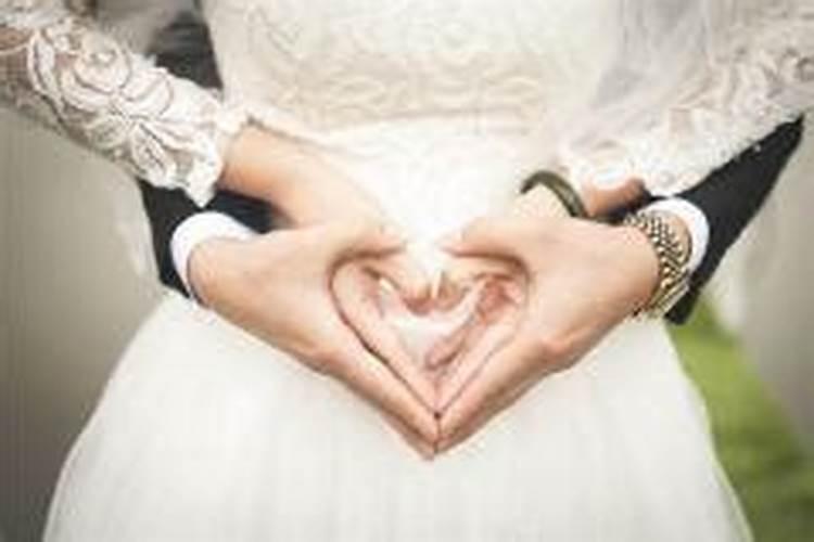 梦见自己和前女友结婚