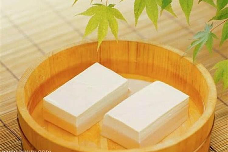 梦到吃豆腐是什么意思？