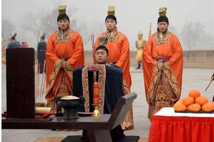 农历十月一日上坟有什么讲究 寒衣节上坟有什么讲究