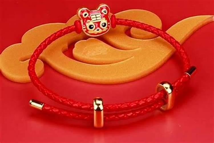 属虎本命年戴猪手绳颜色,属虎本命年佩戴什么手链