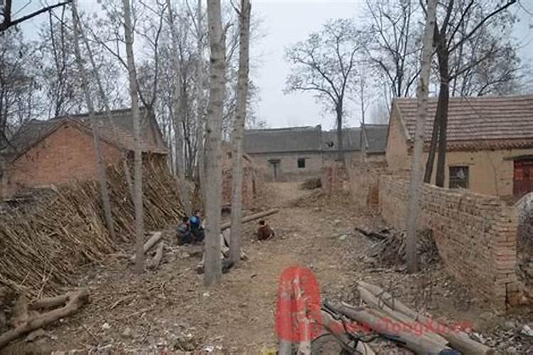 女人梦见房子破烂不堪