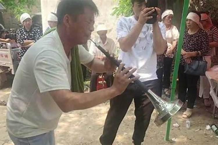 梦见死去的爷爷又死了是什么意思哭的稀里哗啦