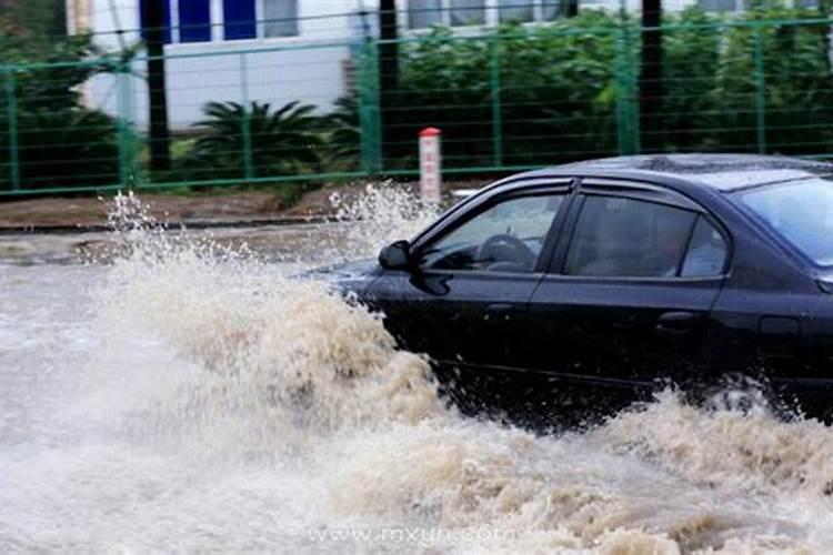 梦见刮风下雨是什么意思