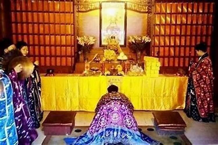 八字命理揭秘：本命年是否适合前往寺庙参拜？