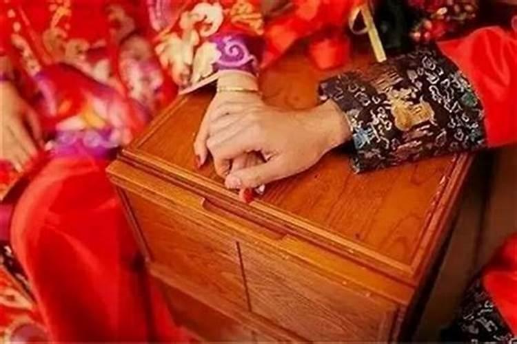 八字看几岁结婚年龄：揭秘命理学中的姻缘密码？